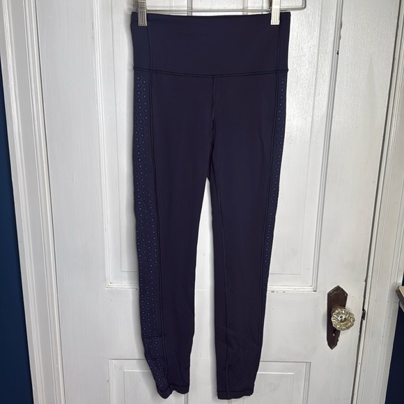 Lululemon Colour Me Quick 7/8 Tight 25"
Midnight Navy / Blazer Blue W1064 Sz 4 - Picture 5 of 10